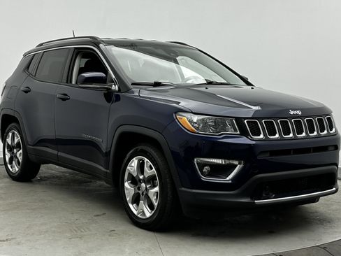 Used 2021 Jeep Compass Limited image 3