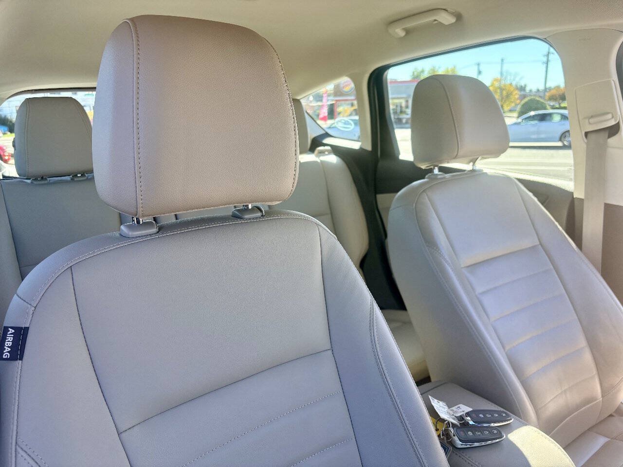 Used 2014 Ford C-MAX Energi SEL FWD image 36