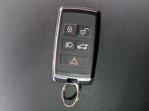 Used 2025 Land Rover Range Rover Sport SE AWD/4WD image 39