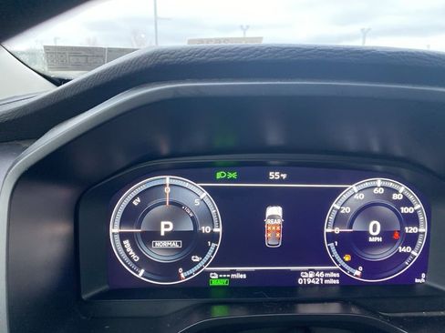 Used 2024 Mitsubishi Outlander 4WD Plug-In Hybrid image 17