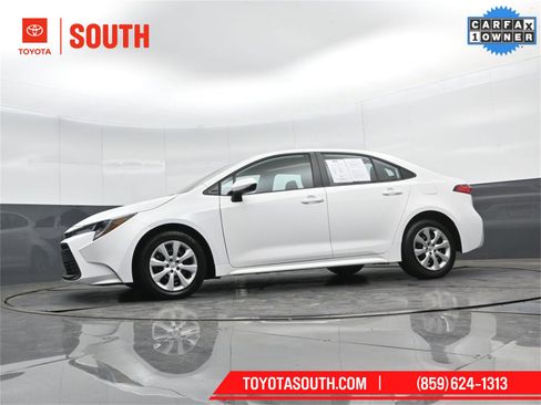 Used 2025 Toyota Corolla LE image 37