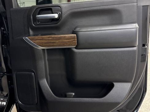 Used 2023 Chevrolet Silverado 2500 High Country w/ Technology Package image 24