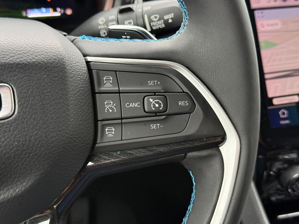 Used 2024 Jeep Grand Cherokee Trailhawk w/ Advanced Protech Group II AWD/4WD image 15