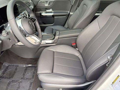 New 2026 Mercedes-Benz GLB 250 4MATIC image 5