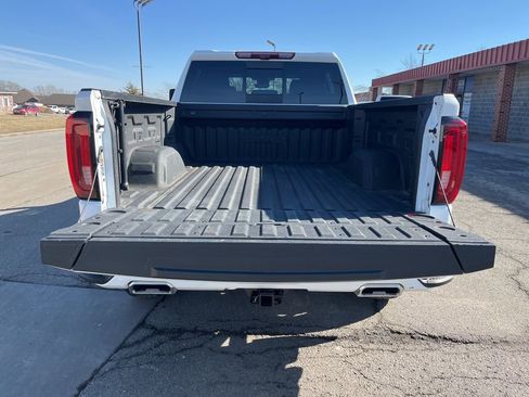 Used 2024 GMC Sierra 1500 AT4 w/ Technology Package image 13