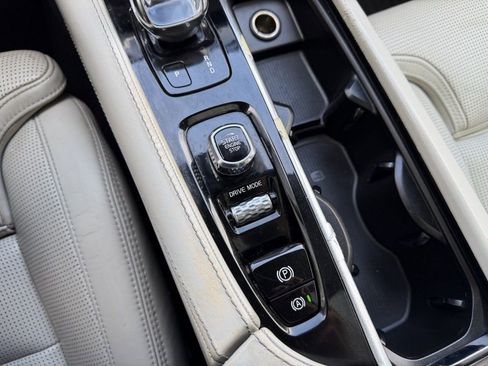 Used 2020 Volvo XC90 T8 Inscription image 26