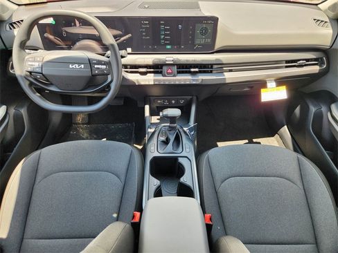 New 2025 Kia K4 LXS image 19
