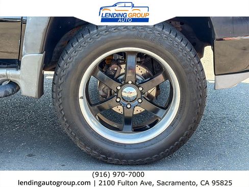 Used 2005 Chevrolet Tahoe Z71 w/ Preferred Equipment Group AWD/4WD image 9