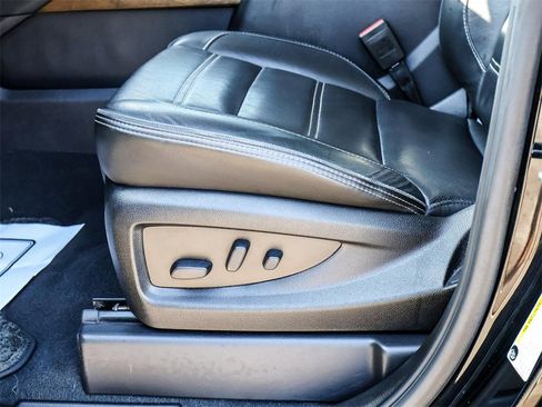 Used 2019 GMC Yukon Denali w/ Denali Ultimate Package image 30