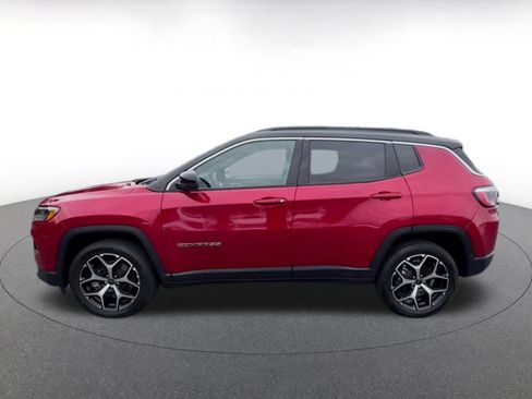 Used 2025 Jeep Compass Limited AWD/4WD image 9