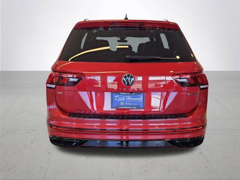 Used 2024 Volkswagen Tiguan SE R-Line image 8