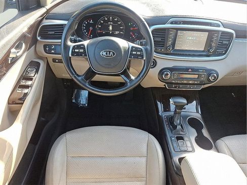 Used 2019 Kia Sorento EX image 13