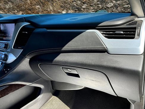 Used 2016 GMC Yukon XL SLT image 16