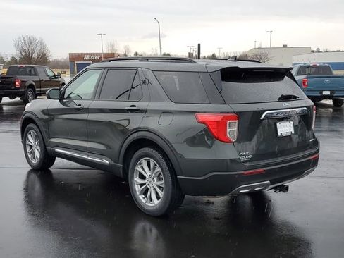 Certified 2022 Ford Explorer XLT w/ Equipment Group 202A image 4