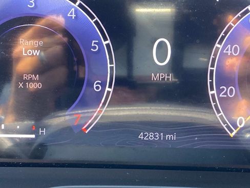 Used 2023 Jeep Grand Cherokee Altitude AWD/4WD image 32