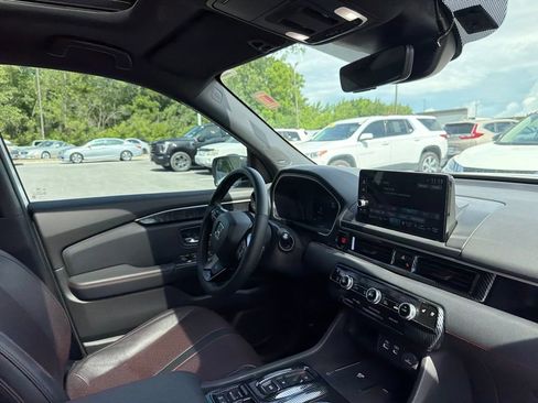 Used 2024 Honda Pilot Elite image 14