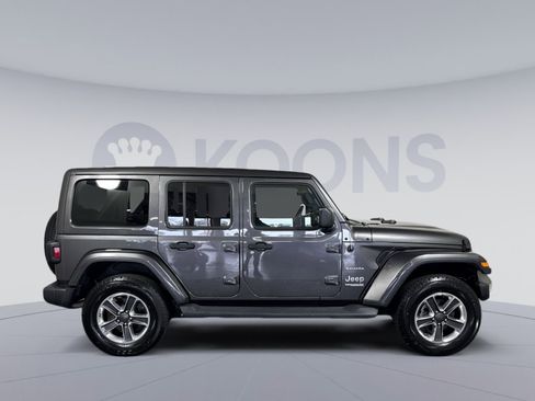 Used 2019 Jeep Wrangler Unlimited Sahara w/ Cold Weather Group AWD/4WD image 8