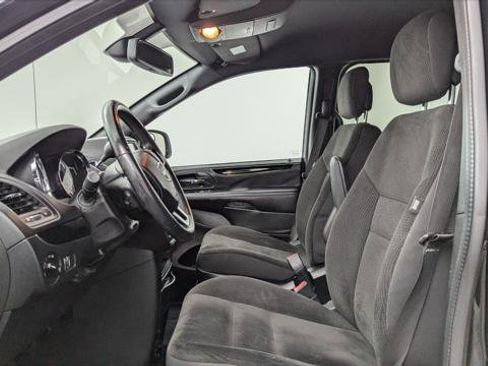 Used 2018 Dodge Grand Caravan SE image 14