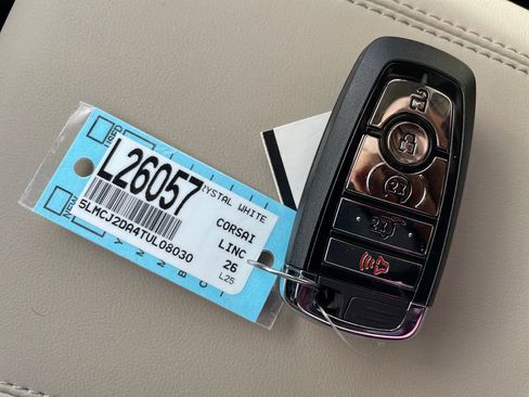 New 2026 Lincoln Corsair Reserve image 9