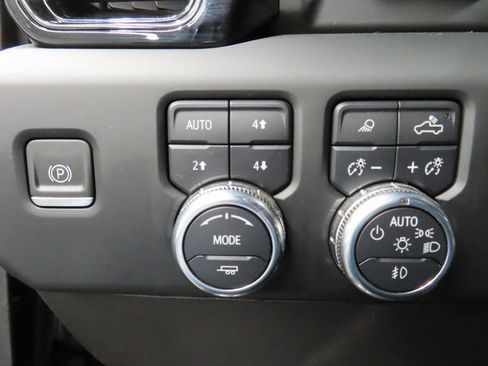 Used 2022 GMC Sierra 1500 AT4 w/ AT4 Premium Package image 61