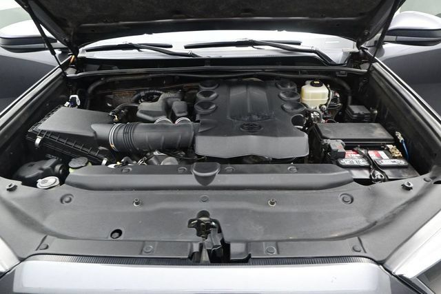 Used 2021 Toyota 4Runner SR5 AWD/4WD image 18