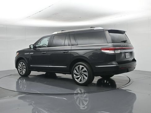 Used 2023 Lincoln Navigator L Reserve AWD/4WD image 6