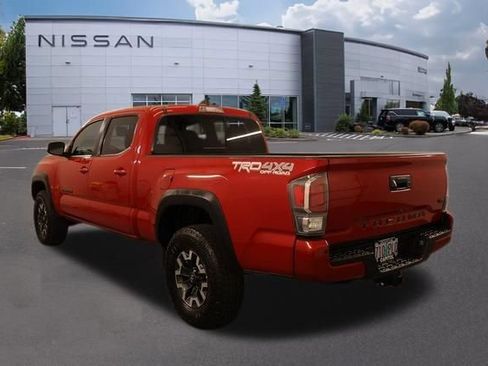 Used 2023 Toyota Tacoma TRD Off-Road w/ Technology Package AWD/4WD image 6