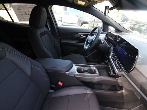 Certified 2026 Chevrolet Equinox EV LT FWD image 17