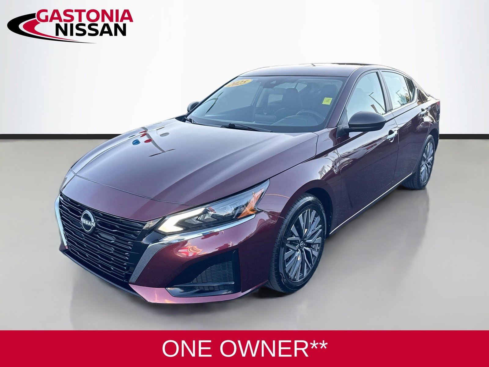 Used 2025 Nissan Altima 2.5 SV FWD image 3