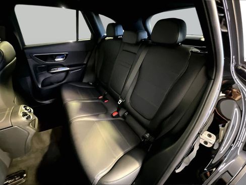Used 2026 Mercedes-Benz GLC 300 4MATIC image 21