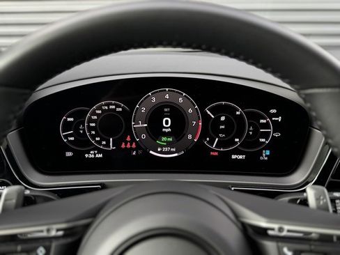 Used 2025 Porsche Cayenne Turbo image 22