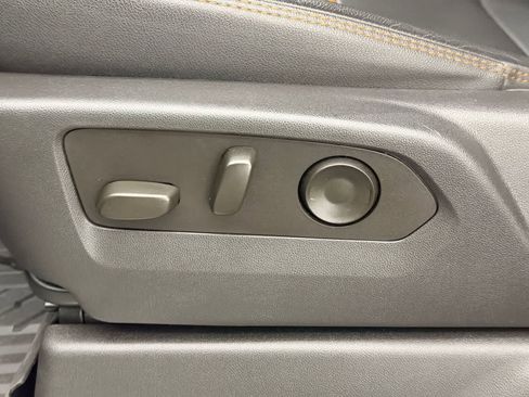 Used 2023 GMC Sierra 1500 AT4 image 17