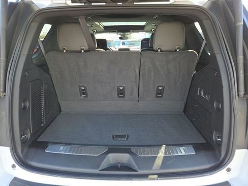 Used 2024 Chevrolet Tahoe High Country image 30