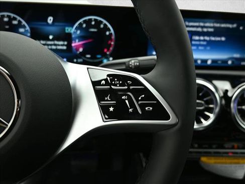 Certified 2025 Mercedes-Benz CLA 250 4MATIC image 15