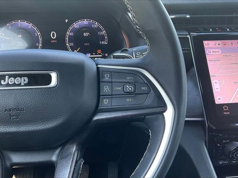 Certified 2023 Jeep Grand Cherokee L Limited image 33