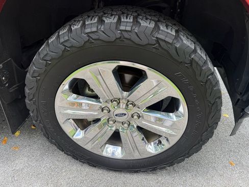 Used 2020 Ford F150 Lariat w/ Equipment Group 502A Luxury AWD/4WD image 14