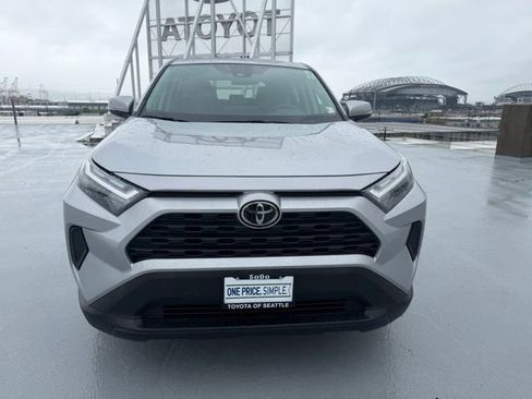 Used 2024 Toyota RAV4 LE AWD/4WD image 8