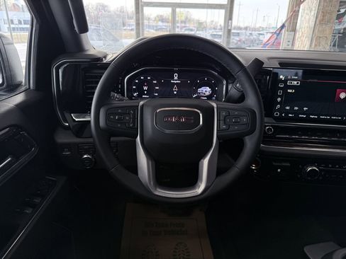 Used 2025 GMC Sierra 1500 Elevation image 45