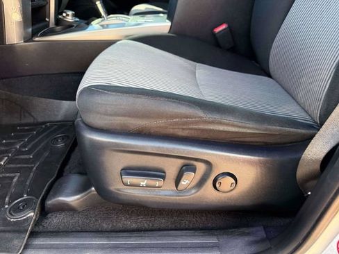 Used 2016 Toyota 4Runner SR5 AWD/4WD image 16