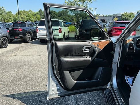 Used 2022 Nissan Armada SL RWD image 11