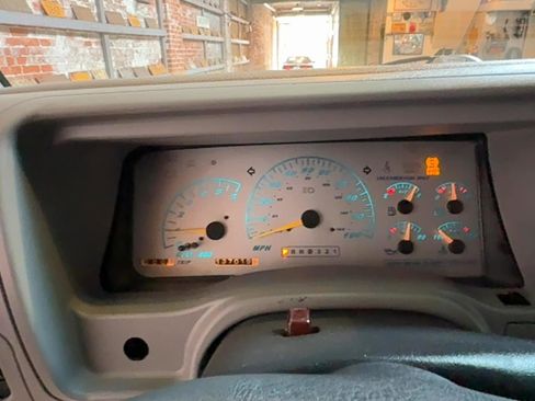 Used 1995 GMC Yukon SLE image 21