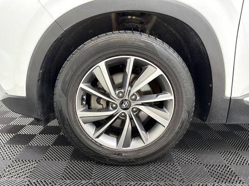 Used 2020 Hyundai Santa Fe SEL w/ Convenience + Premium Package FWD image 11