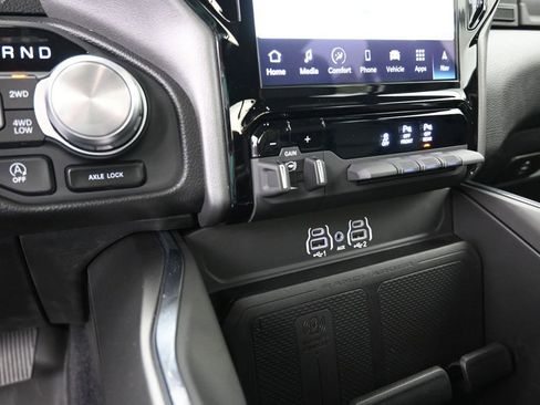 New 2025 RAM 1500 Laramie w/ Sport Appearance Package AWD/4WD image 19