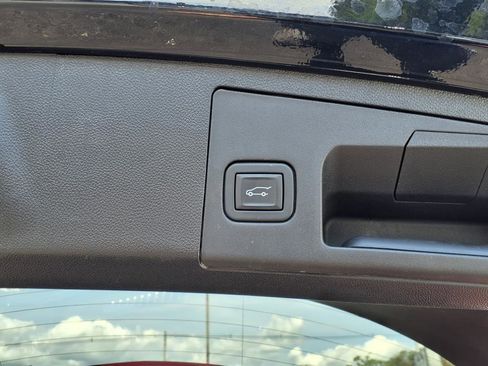 Certified 2022 Cadillac XT4 Premium Luxury w/ Safety Alert Package image 14