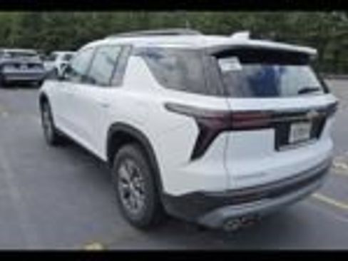 Used 2026 Chevrolet Traverse LT w/ Driver Confidence Package FWD image 5