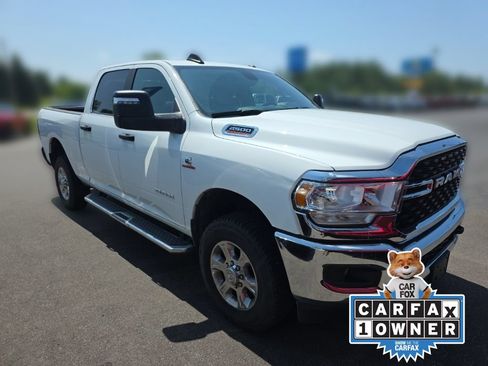 Used 2024 RAM 2500 Big Horn AWD/4WD image 3