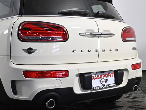 Used 2022 MINI Cooper Clubman S w/ Driver Assistance Package image 8