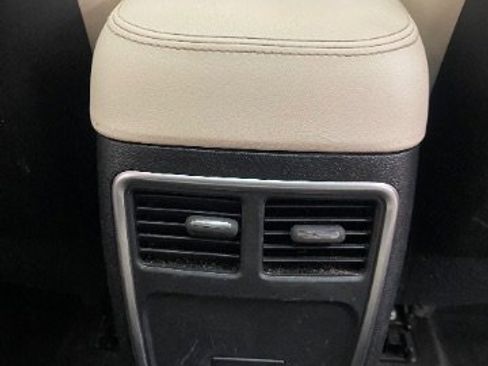 Used 2018 Chrysler 300 Touring L image 22