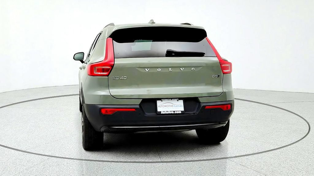 Used 2023 Volvo XC40 B5 Plus w/ Climate Package AWD/4WD image 6