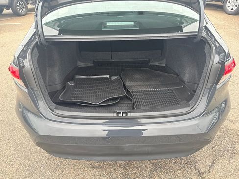 Used 2025 Toyota Corolla LE image 38